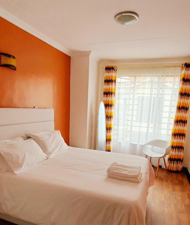 Pleasant Nest Homestay Near Jkia Airport And Sgr Station ナイロビ エクステリア 写真
